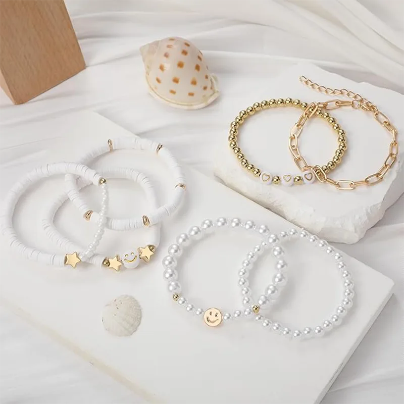 Aranyos tini lány karkötők