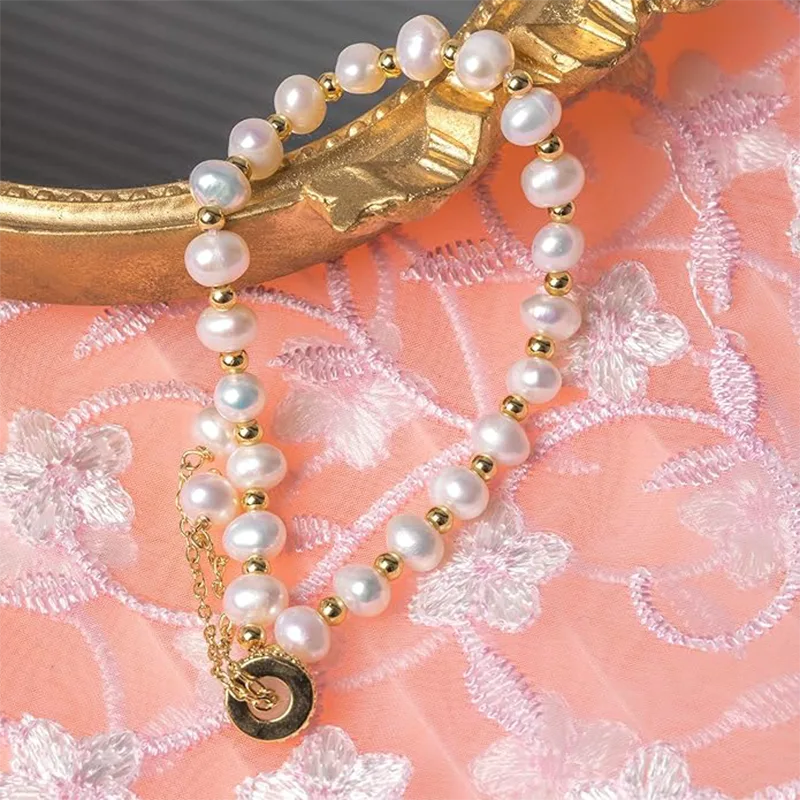 Női gyöngyötvözet karkötők